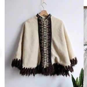 Vintage 70s Icelandic Art Wool Handknitted Poncho